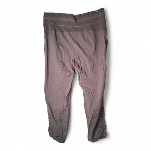 Lululemon Athletica Dance Studio Mid Rise Cropped Pant Brown Size 10